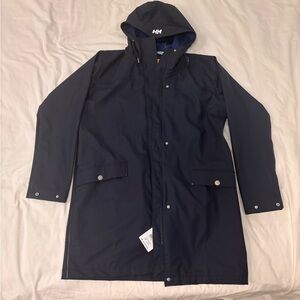 Helly Hansen Women's Moss Raincoat in Navy